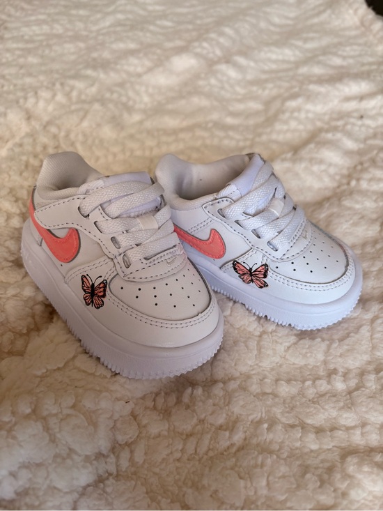 Custom painted Nike Kids White Sneakers with Pink Swoosh and Butterfly Motif